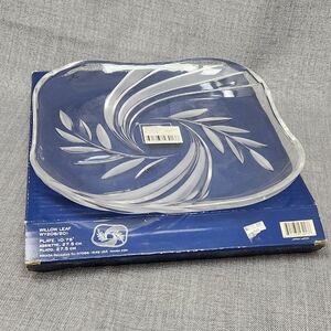 MIKASA Willow Leaf Design 10 Inch Serving Plate.